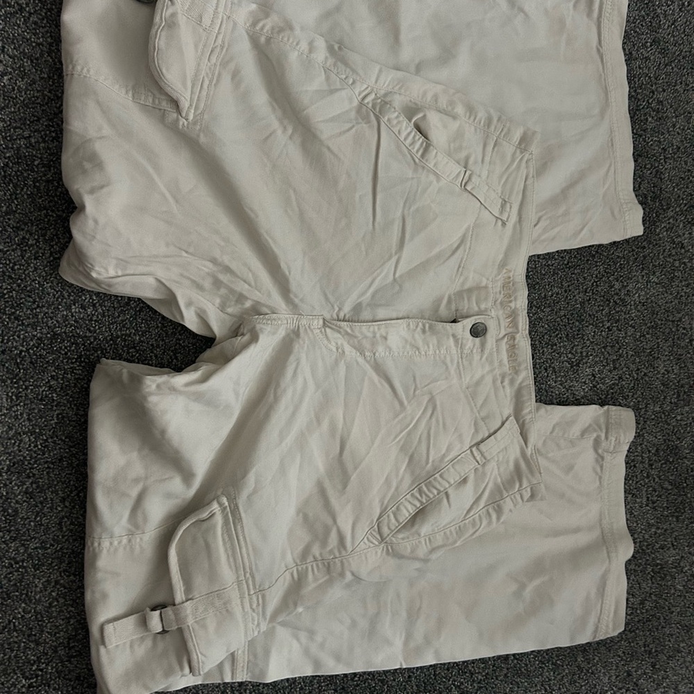 American Eagle Outfitters Women’s Light Tan Cargo Pants